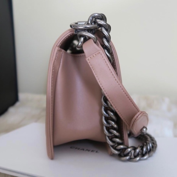 ❌SOLD❌Chanel Quilted Muave Pink Medium Flap Boy Ba - Picture 3 of 8